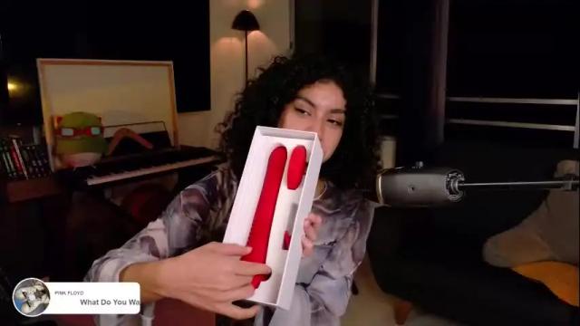 Image 2 of fresatanica Stream on Chaturbate on 9 days ago