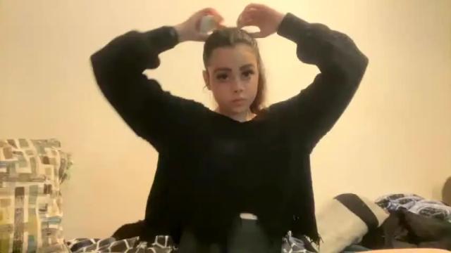 Image 7 of freshfaceddbrat Stream on Chaturbate on 14 months ago