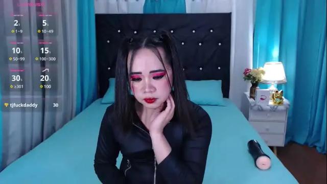 Image 11 of freshtsbigcum Stream on Chaturbate on 1 month ago