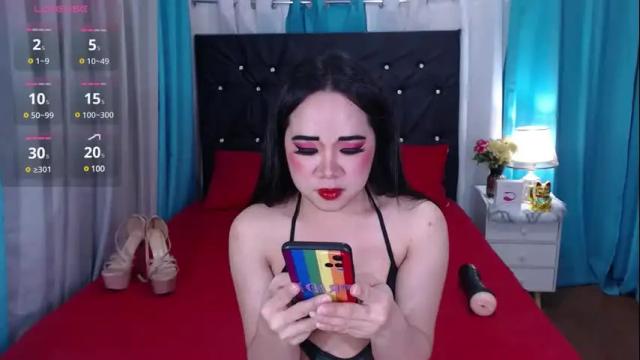 Image 10 of freshtsbigcum Stream on Chaturbate on 29 days ago