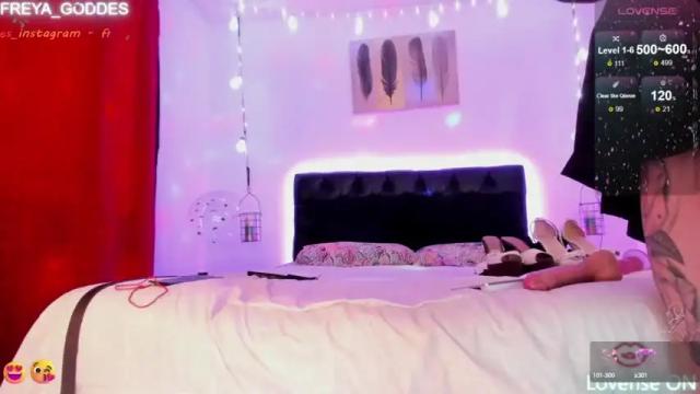 Image 11 of freya_goddes Stream on Chaturbate on 15 months ago