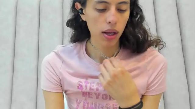 Image 4 of freyamoller Stream on Chaturbate on 16 days ago