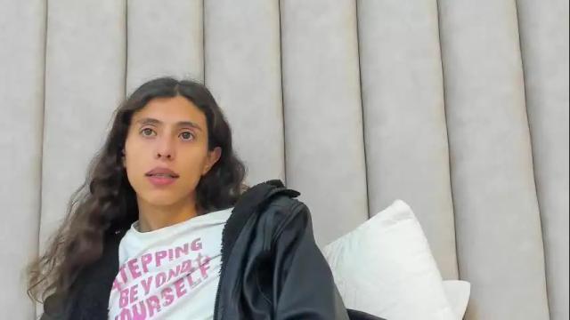 Image 12 of freyamoller Stream on Chaturbate on 11 days ago