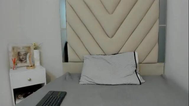 Image 3 of freyamoller Stream on Chaturbate on 11 days ago
