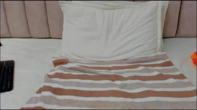 Image 3 of freyamoller Stream on Chaturbate on 24 days ago