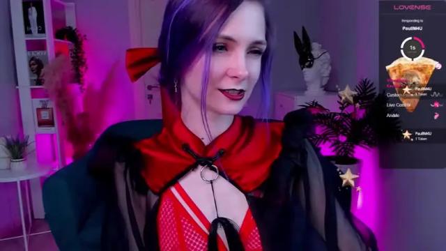 Image 2 of frida_fortune Stream on Chaturbate on 13 months ago