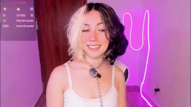 Image 3 of frida_lassi_ Stream on Chaturbate on 1 month ago