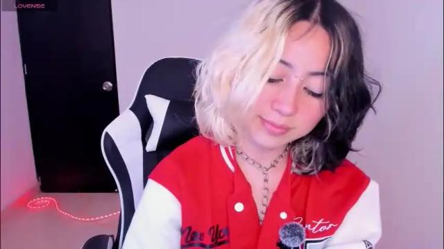 Image 12 of frida_lassi_ Stream on Chaturbate on 8 days ago