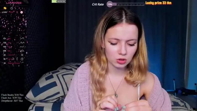 Image 2 of friendsurdreams Stream on Chaturbate on 16 months ago