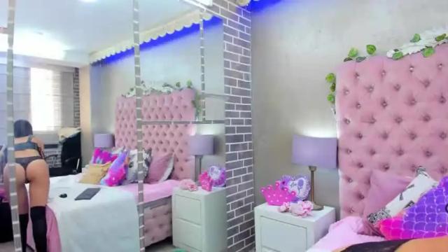 Image 3 of fruty_loops Stream on Chaturbate on 15 months ago