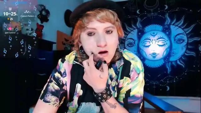Image 11 of ftmblueyes Stream on Chaturbate on 1 month ago