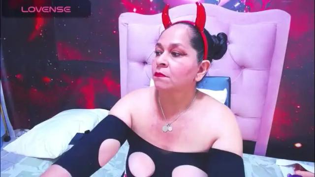 Image 3 of fuckedass4u Stream on Chaturbate on 14 hours ago