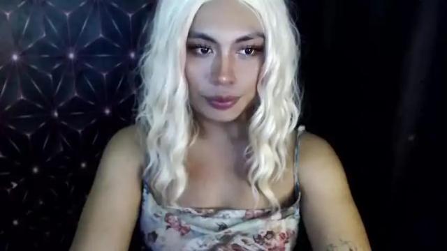 Image 3 of fuckhard_olivia Stream on Chaturbate on 15 months ago