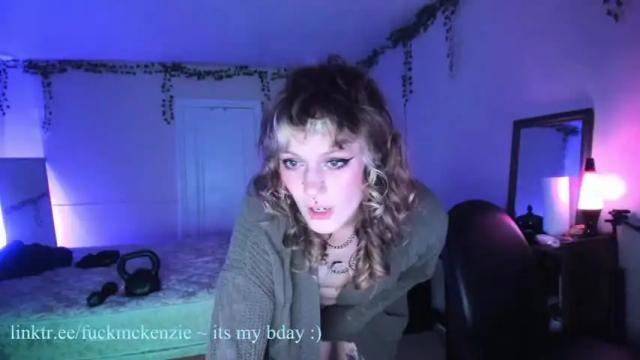 Image 7 of fuckmckenzie Stream on Chaturbate on 20 months ago