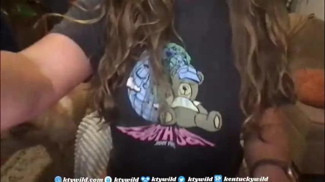 Image 6 of funcamkw Stream on Chaturbate on 1 month ago