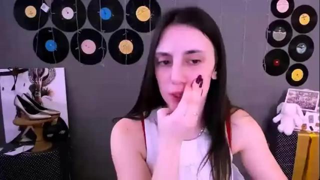 Image 12 of funny_freckles Stream on Chaturbate on 13 months ago