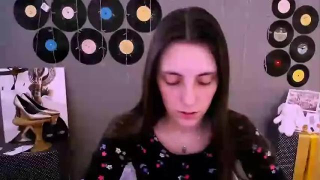Image 11 of funny_freckles Stream on Chaturbate on 13 months ago