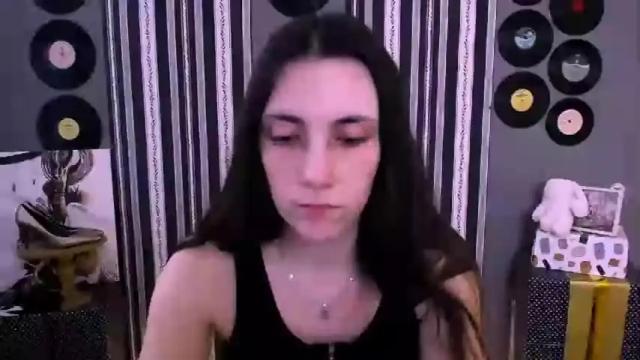 Image 12 of funny_freckles Stream on Chaturbate on 13 months ago