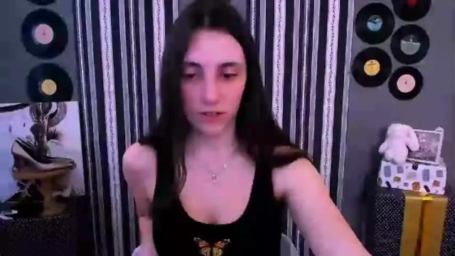Image 12 of funny_freckles Stream on Chaturbate on 13 months ago