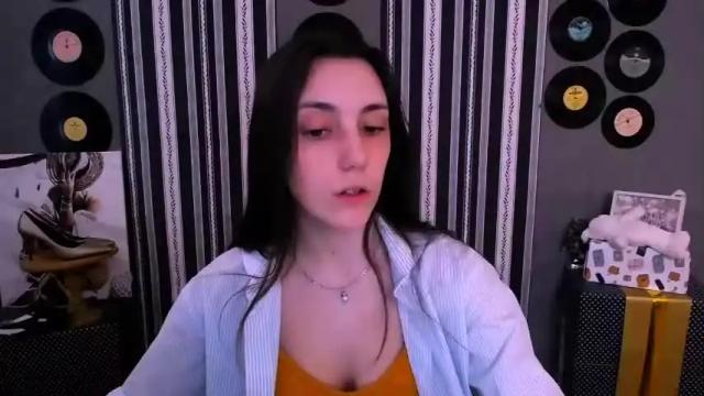 Image 11 of funny_freckles Stream on Chaturbate on 15 months ago