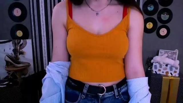 Image 2 of funny_freckles Stream on Chaturbate on 15 months ago