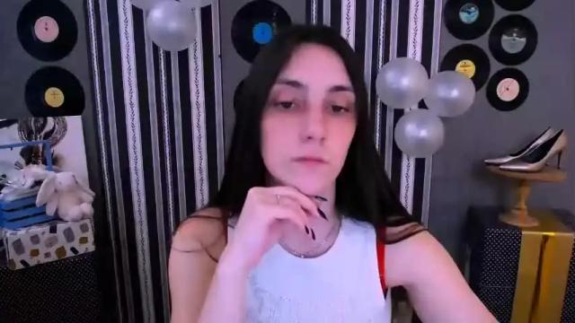 Image 10 of funny_freckles Stream on Chaturbate on 12 months ago