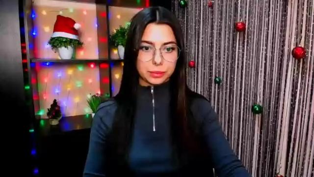 Image 4 of funny_simple_girl Stream on Chaturbate on 16 months ago