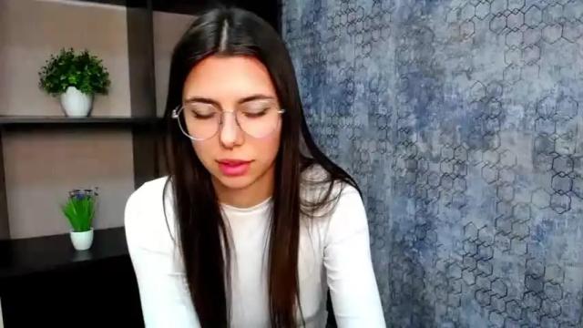 Image 12 of funny_simple_girl Stream on Chaturbate on 13 months ago