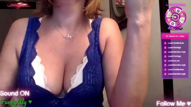 Image 4 of funnyaly Stream on Chaturbate on 20 months ago