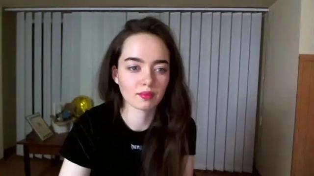 Image 10 of funnysimpligirl_ Stream on Chaturbate on 13 months ago