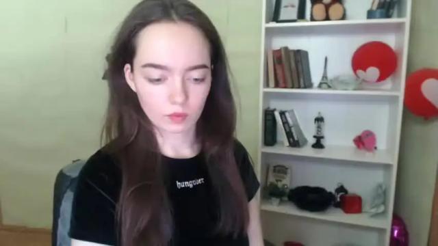Image 3 of funnysimpligirl_ Stream on Chaturbate on 13 months ago