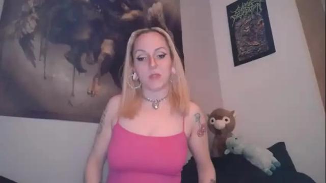 Image 3 of funsiz3d95 Stream on Chaturbate on 14 months ago
