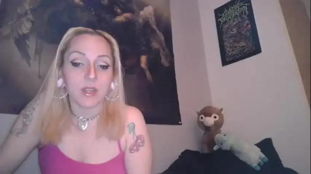 Image 8 of funsiz3d95 Stream on Chaturbate on 14 months ago