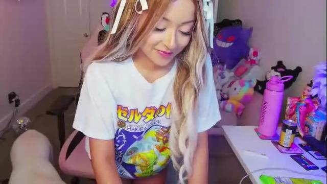 Image 12 of funsizedgal Stream on Chaturbate on 3 months ago