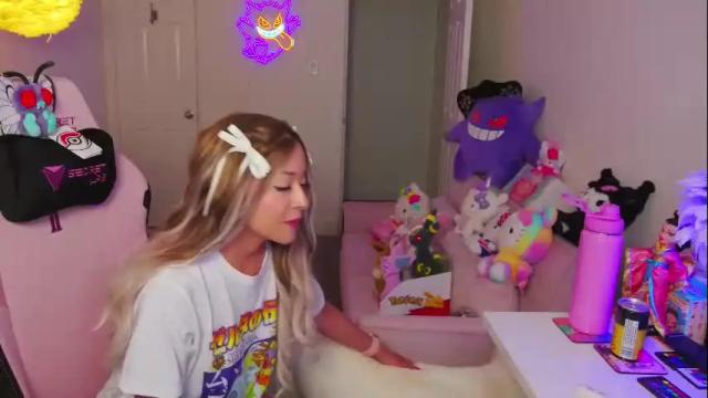 Image 4 of funsizedgal Stream on Chaturbate on 3 months ago