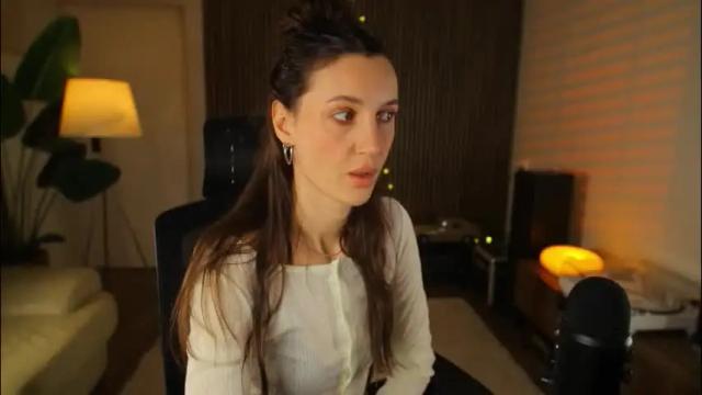 Image 3 of g_ia Stream on Chaturbate on 12 days ago