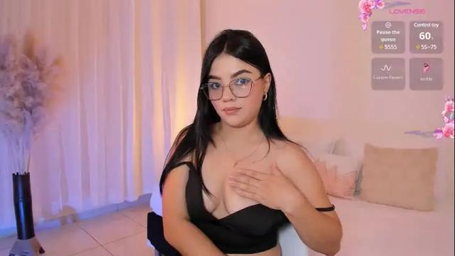 Image 2 of gabi_sanzz_ Stream on Chaturbate on 14 days ago