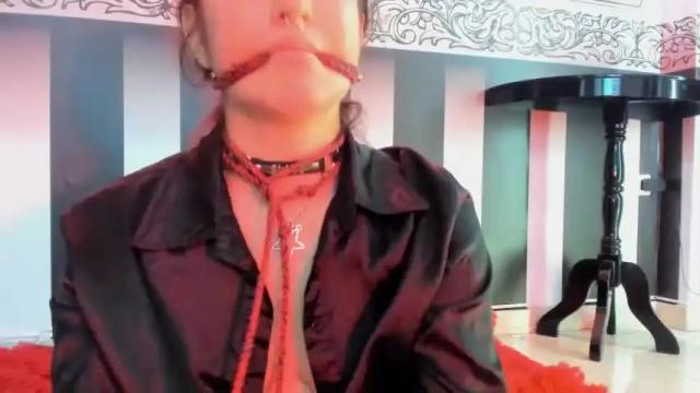 Image 2 of gabieslutty Stream on Chaturbate on 16 months ago