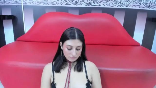 Image 11 of gabieslutty Stream on Chaturbate on 14 months ago