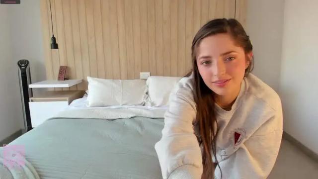 Image 3 of gabrielaa_18 Stream on Chaturbate on 18 months ago