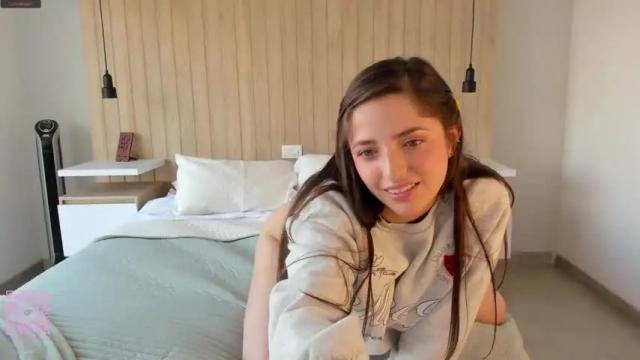 Image 6 of gabrielaa_18 Stream on Chaturbate on 18 months ago