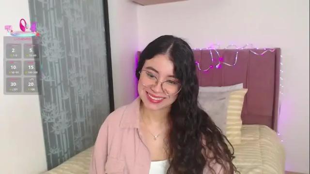 Image 3 of gabrielarossa Stream on Chaturbate on 1 month ago