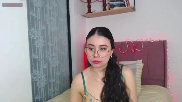 Image 3 of gabrielarossa Stream on Chaturbate on 1 month ago
