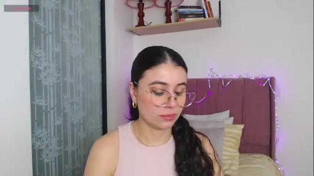 Image 2 of gabrielarossa Stream on Chaturbate on 1 month ago