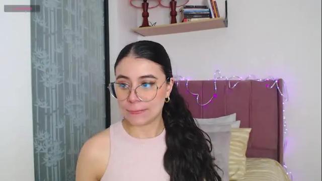 Image 7 of gabrielarossa Stream on Chaturbate on 1 month ago