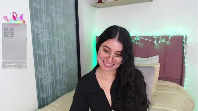 Image 6 of gabrielarossa Stream on Chaturbate on 1 month ago