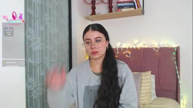 Image 10 of gabrielarossa Stream on Chaturbate on 29 days ago
