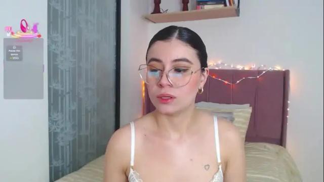 Image 10 of gabrielarossa Stream on Chaturbate on 20 days ago