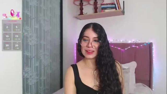 Image 11 of gabrielarossa Stream on Chaturbate on 18 days ago