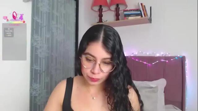 Image 3 of gabrielarossa Stream on Chaturbate on 18 days ago